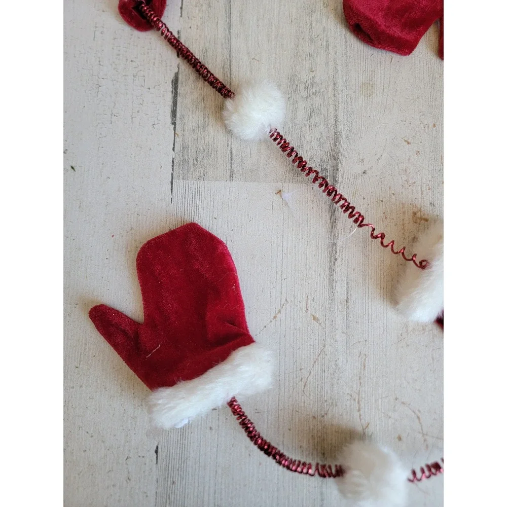 Vintage style mitten 4ft Garland red Xmas unique Santa Claus home decor